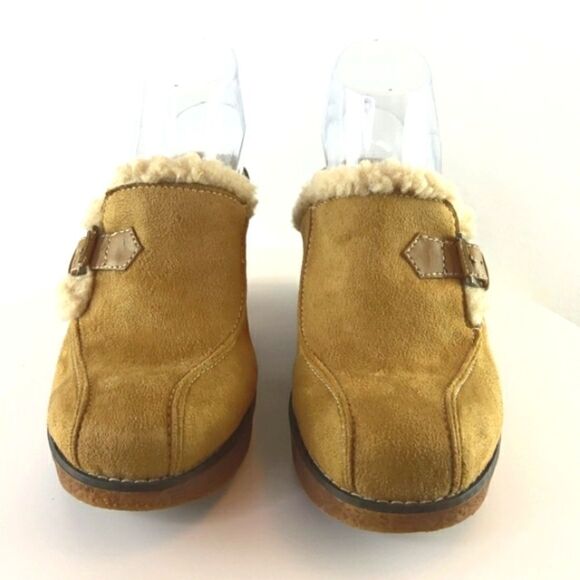 Lower East Side camel color faux suede wedge heel clogs with faux fur - Picture 4 of 15